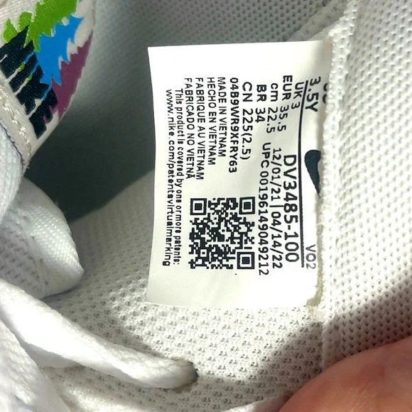 NIKE AIR NEW WITHOUT BOX SIZE 3.5Y - Picture 10 of 11